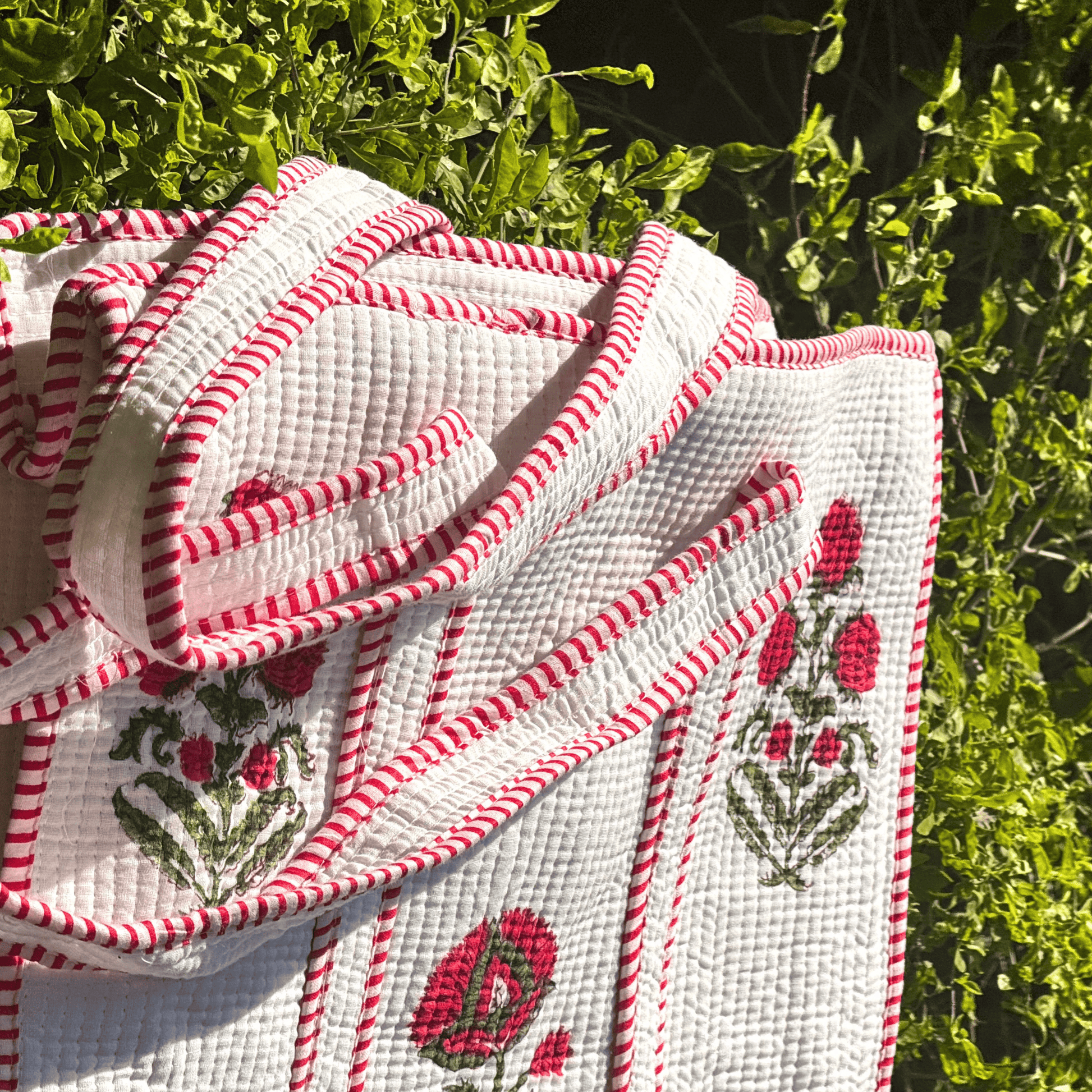 Lal Ishq Quilted Side Sling Tote Bag - 100% Cotton hand block printed quilted side sling cotton tote bag close-up detail, print pattern